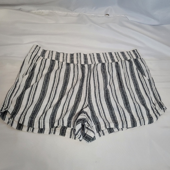 Maurices Women's Linen Blend Beachy Resortwear Striped Shorts Size XL - Picture 1 of 8